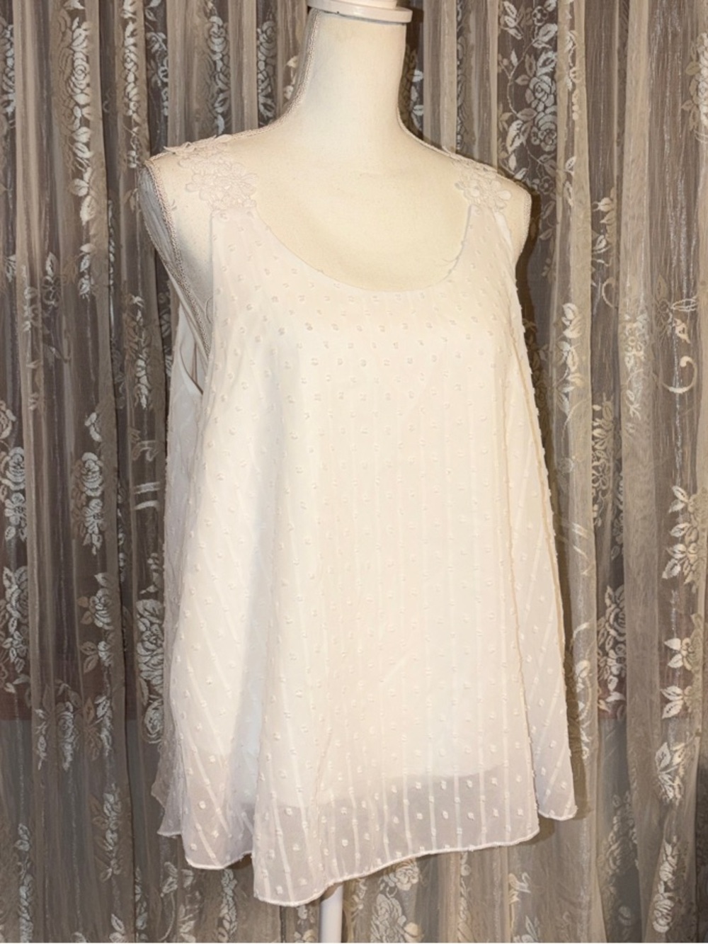 SHEIN Swiss Dot Lace-Trim Sleeveless Tank